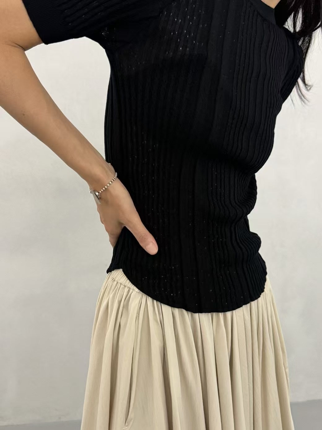 MaisonStaff // 小洞修身薄款短袖針織衫 三色入
