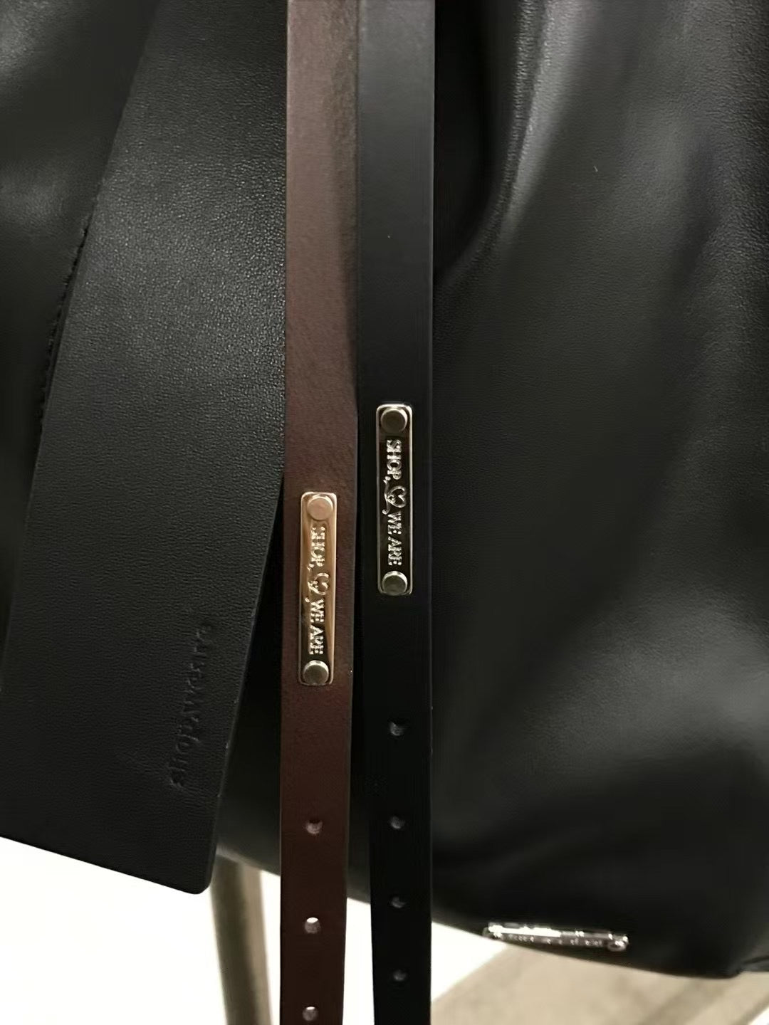 Weare // 修身線條牛皮腰帶 二色入